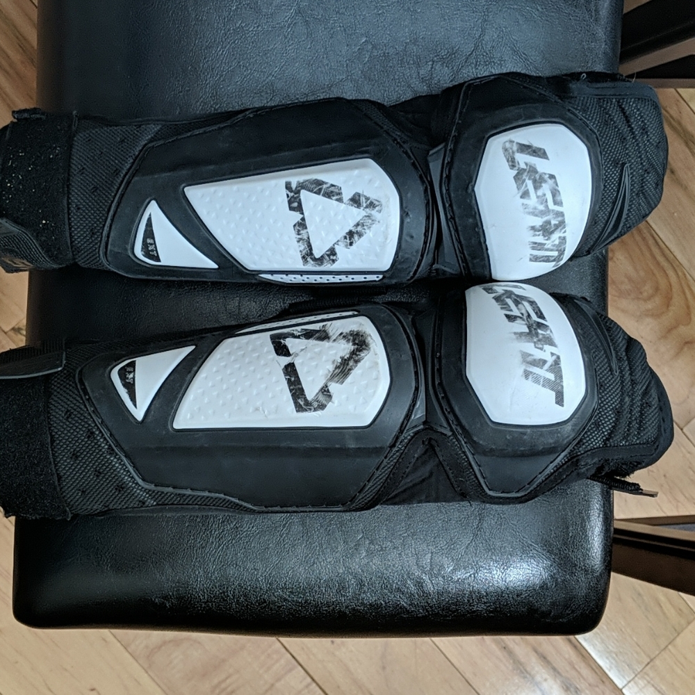 Leatt dirt bike/motocross knee pads
